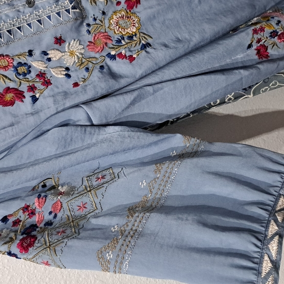 John Mark Scarf Print Back Embroidered Henley Neck 3/4 Cuff Sleeve Butto… - Picture 4 of 11